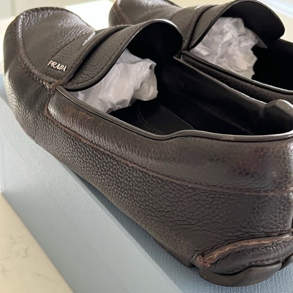 Prada Men’s Saffiano Leather Driving Loafers - Picture 12 of 14